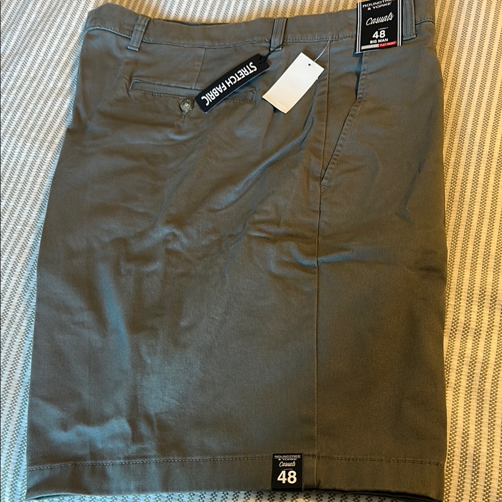 NWT Mens Roundtree & Yorke Dark Gray Casual Shorts size 48
